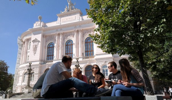 Varşova Teknoloji Üniversitesi Warsaw University of Technology WUT